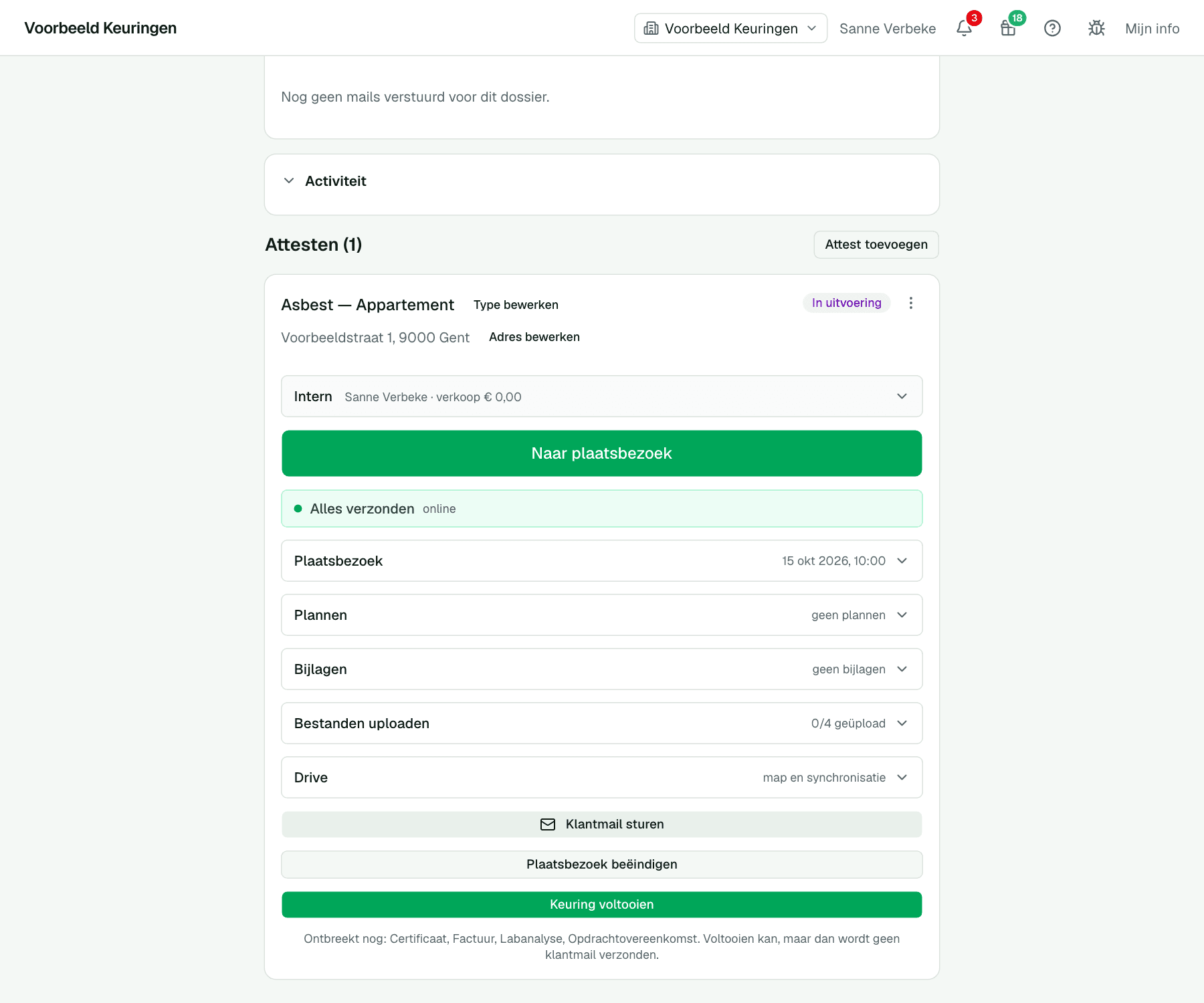 Een attest in uitvoering met knoppen voor plaatsbezoek, plannen, bijlagen, drive en klantmail